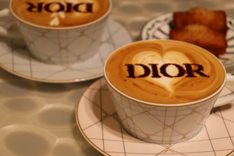 Diorカフェラテ