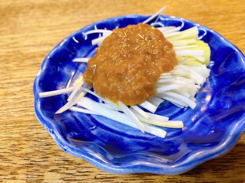 餃子荘ムロ｜お通しのネギ味噌