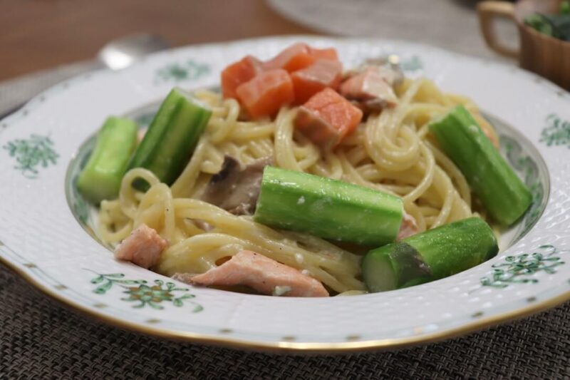 【こじらせ飯】徳井義実さんのサーモンアスパラクリームパスタを作ってみました！