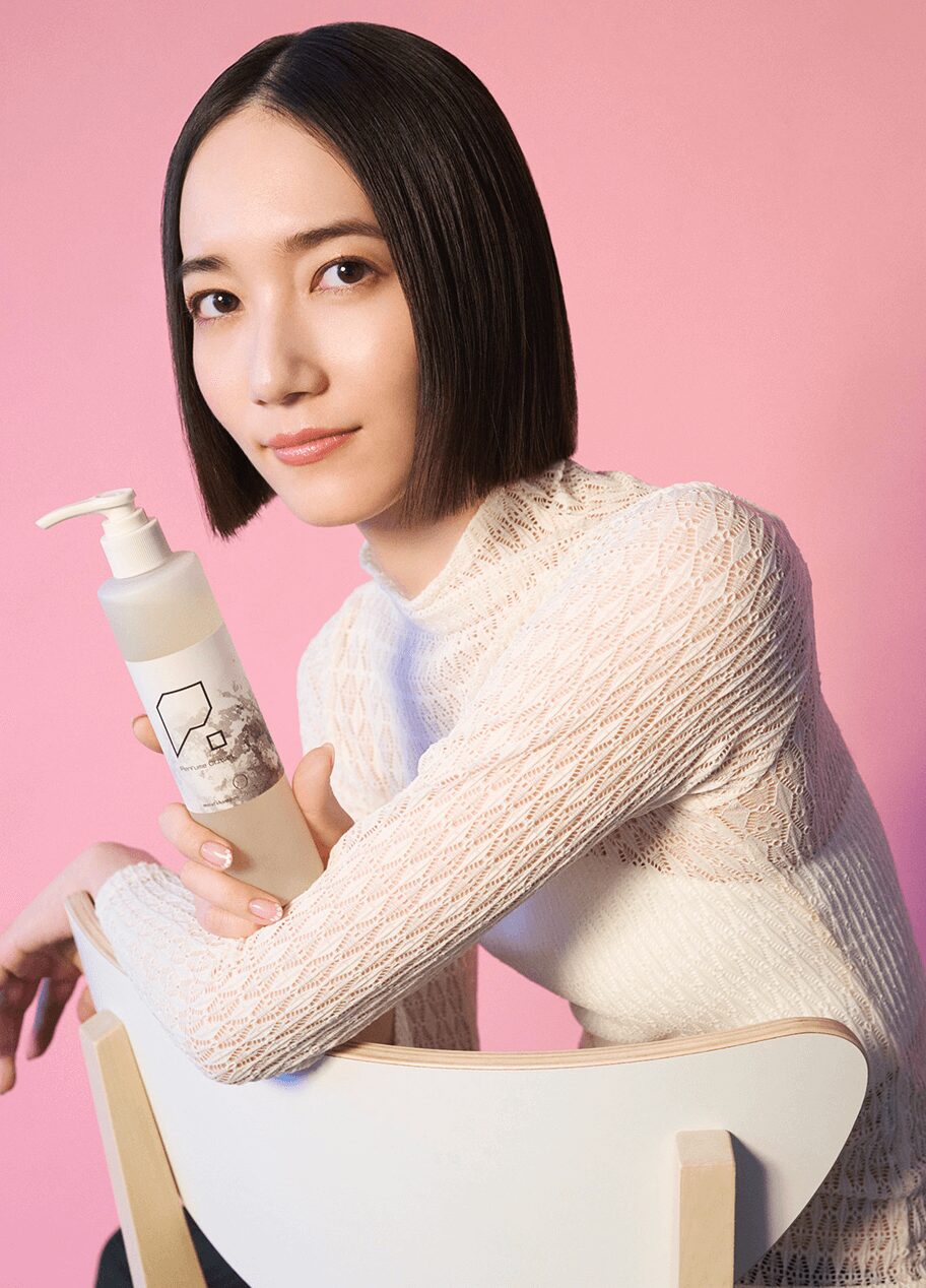 perfumeのっち　下から Perfume・のっち（大本彩乃さん）使用 スキンケア まとめ（美容液・日焼け止め下地・化粧水など） - sappiのブログ