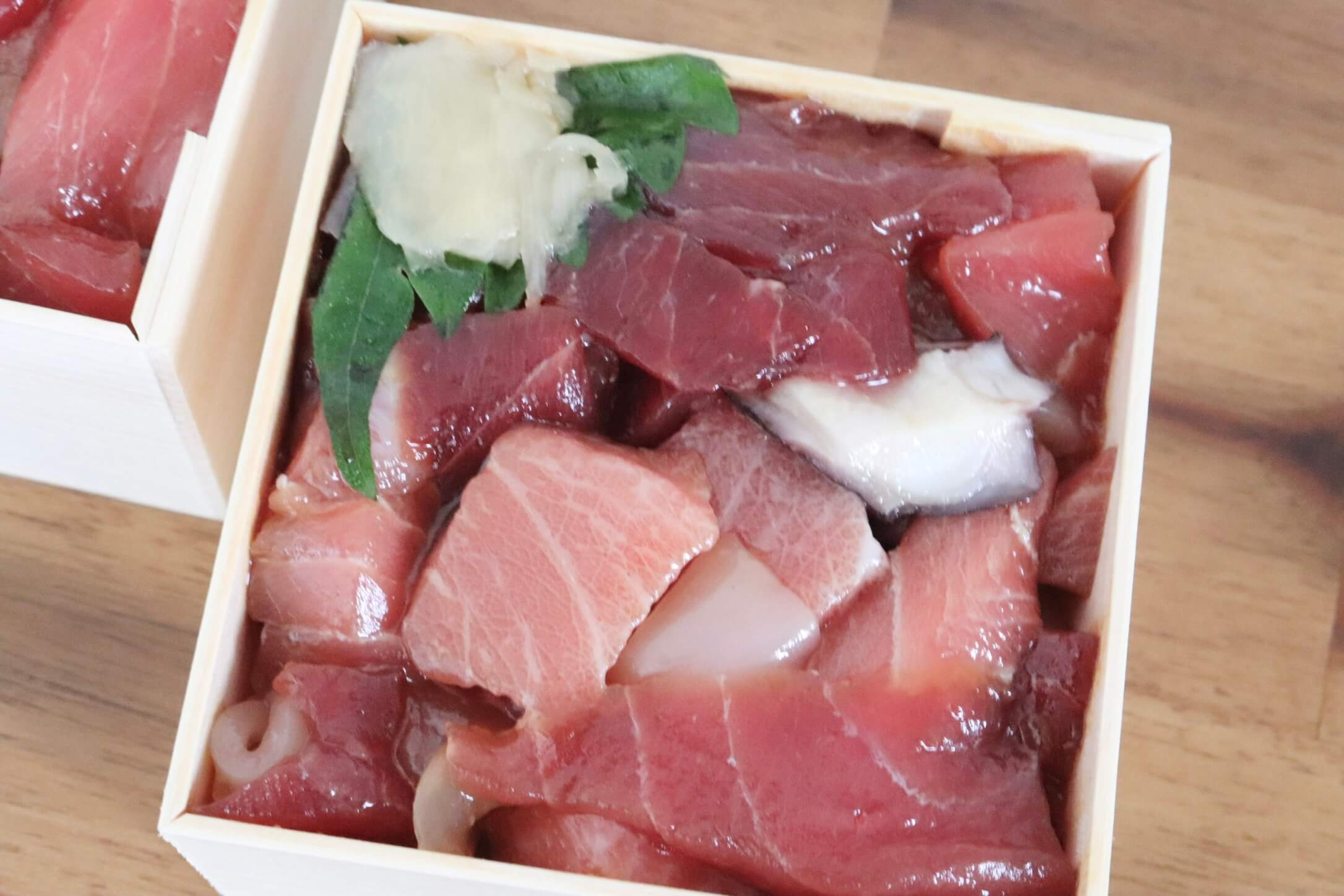 麻布台 やま幸鮮魚店「あるときだけのまかない丼（麻布台ヒルズ）」のレビュー｜お得な海鮮丼はいつ買える？価格や中身など