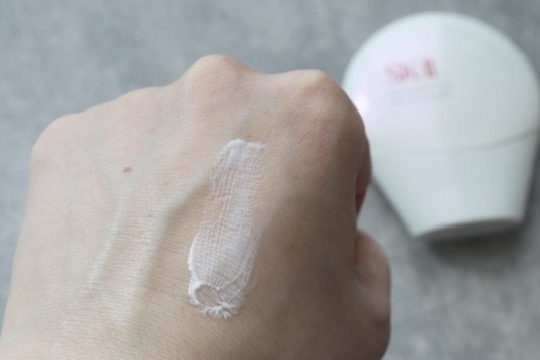 神崎恵さんおすすめ2025年日焼け止め「SK-II ジェノプティクス エアリー UV クリーム」使用レビュー＆全色比較！口コミ・効果・評判・感想・特徴など