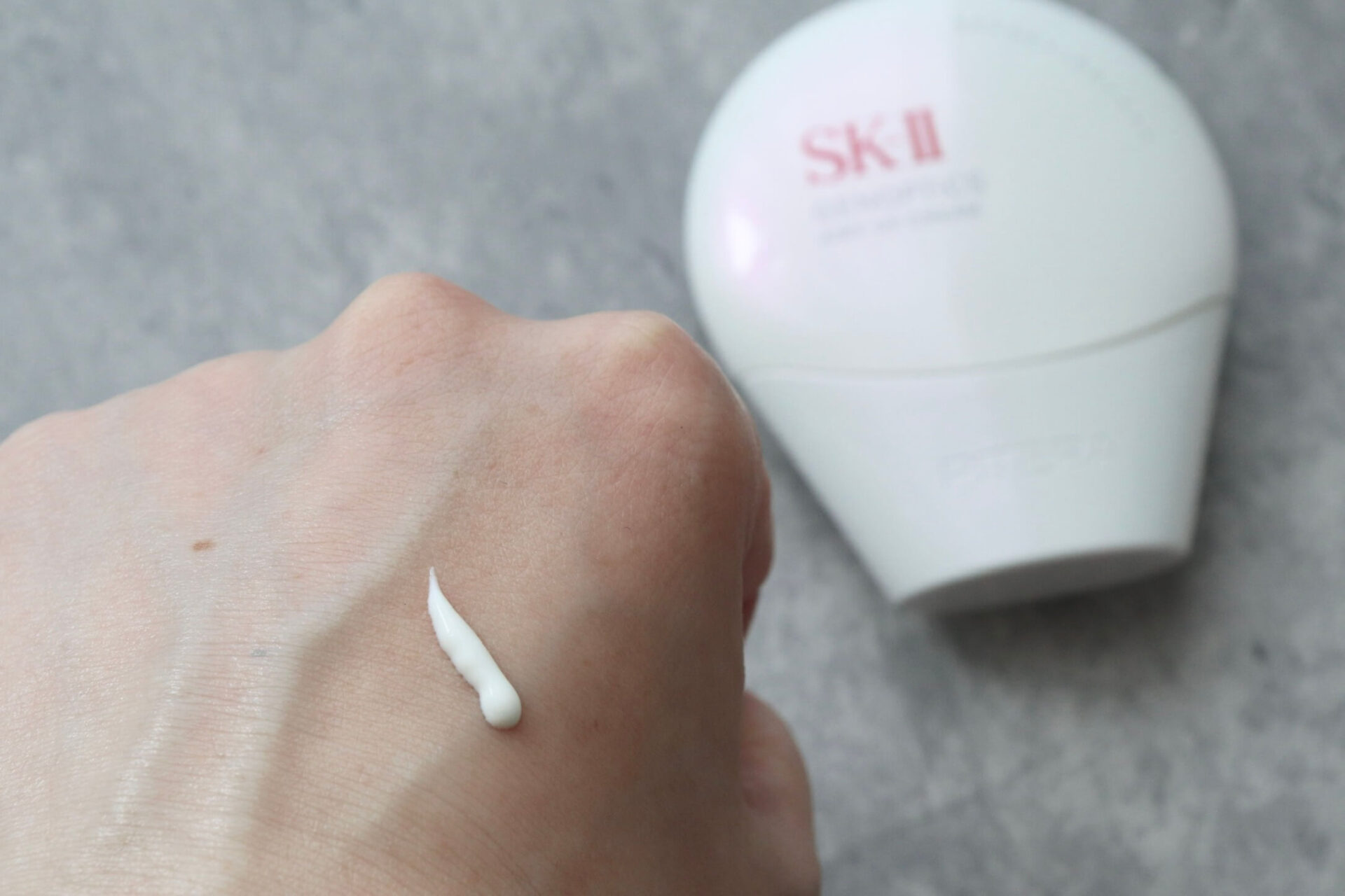 神崎恵さんおすすめ2025年日焼け止め「SK-II ジェノプティクス エアリー UV クリーム」使用レビュー＆全色比較！口コミ・効果・評判・感想・特徴など