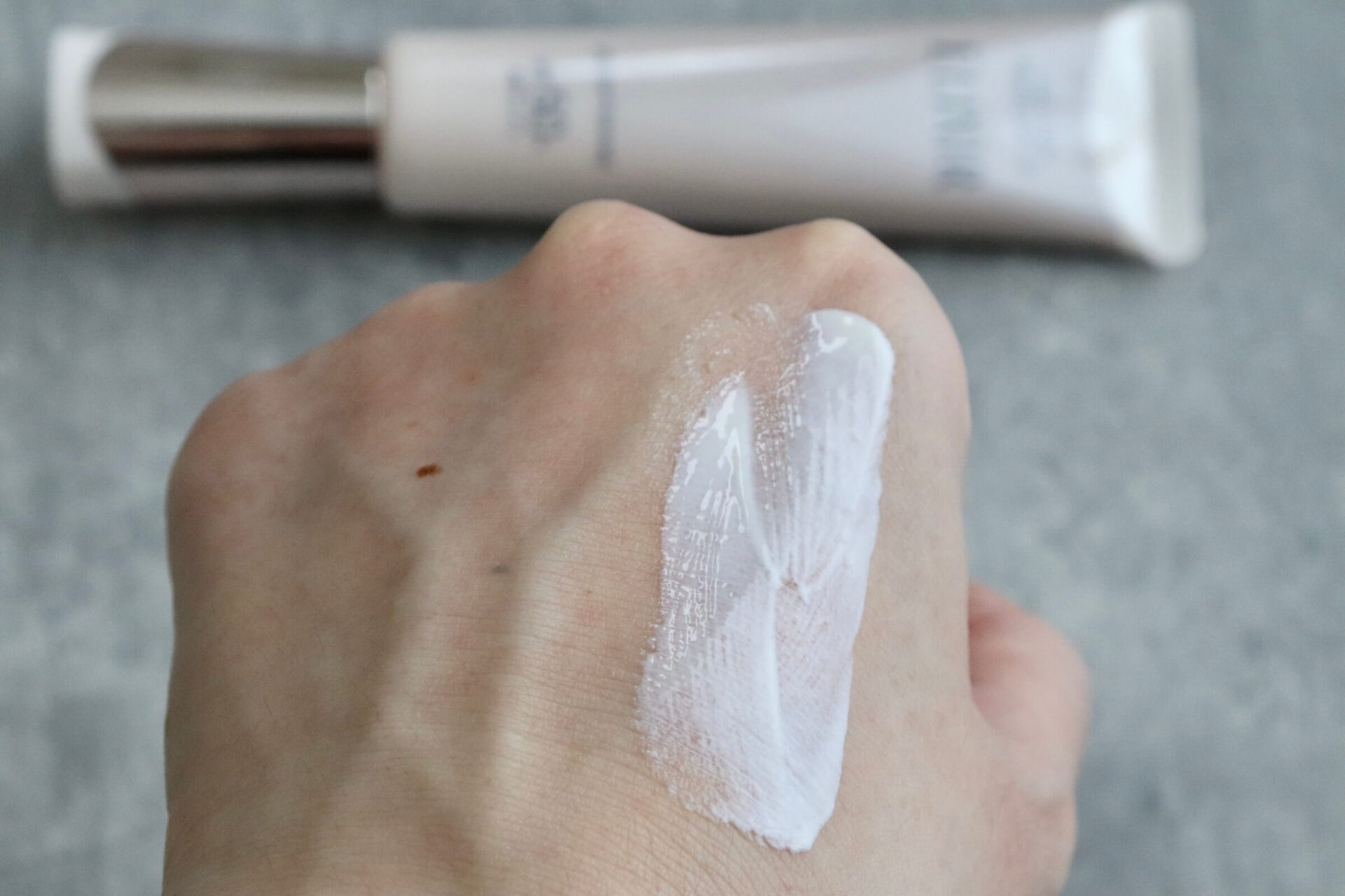 エリクシール薬用ＵＶ乳液「デーケアレボリューション ブライトニング ＋ ba」 使用レビュー！口コミ・効果・評判・感想・特徴など