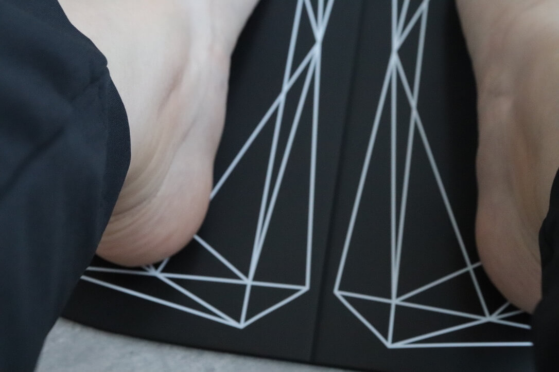 NIPLUX「LEG FIT」を使ってみたレビュー＆口コミ｜足をのせるだけでトレーニング！効果・痛み・評判・感想・特徴など
