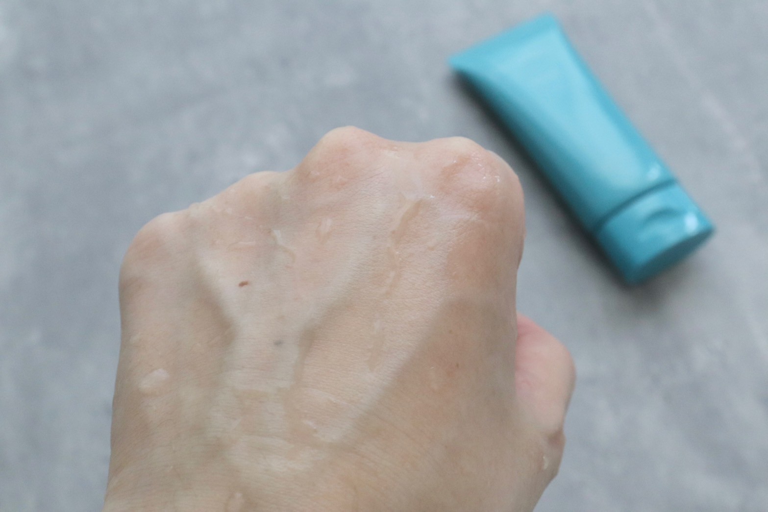 「Do White+」を使用した感想①｜ジェルでくるくる撫でるだけの摩擦レスで汚れが落ちる！