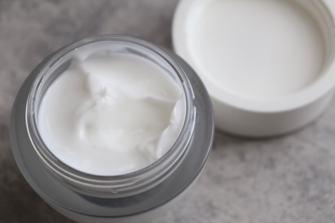 かずのすけさんおすすめ!エスティ ローダー  アクア チャージ 薬用 ミルキー クリーム 使用レビュー!口コミ・効果・評判・感想・特徴など