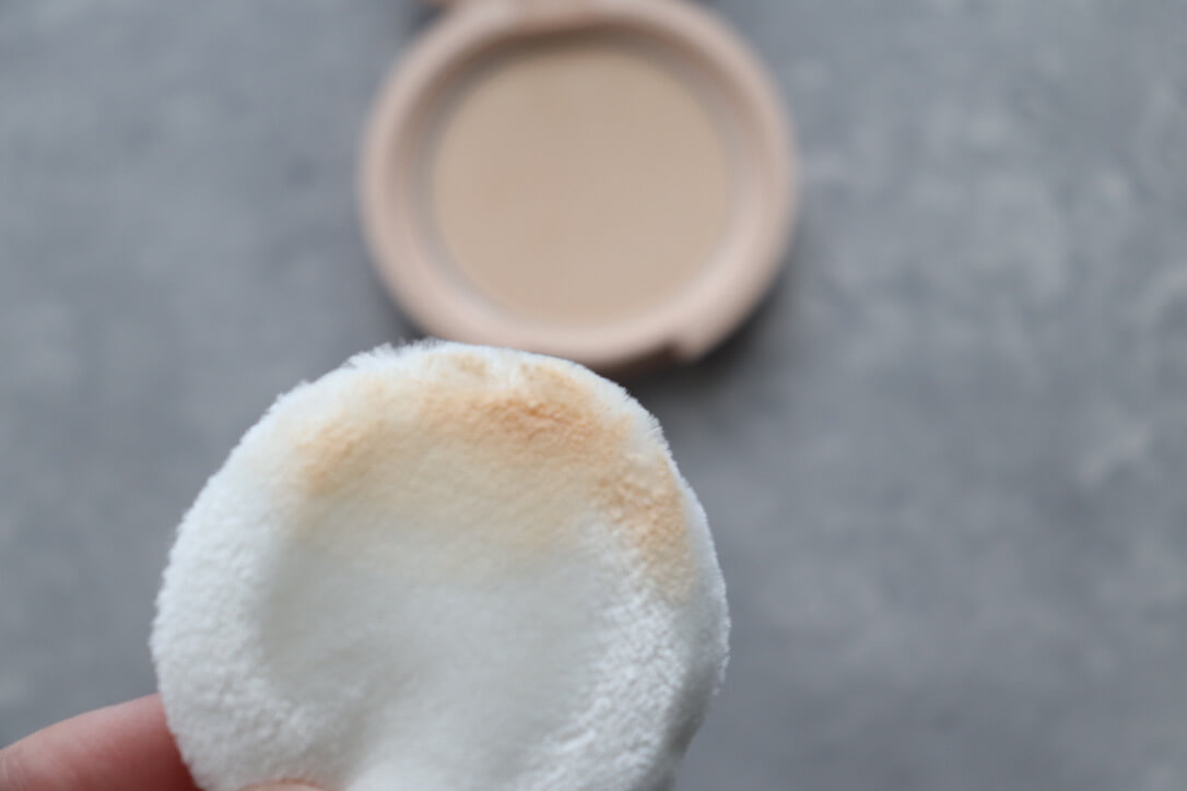 小田切ヒロさんおすすめ！エテュセ スキンケアパウダー （プレスト） シアーベージュ 使用レビュー！色付きパウダーの口コミ・効果・評判・感想・特徴など