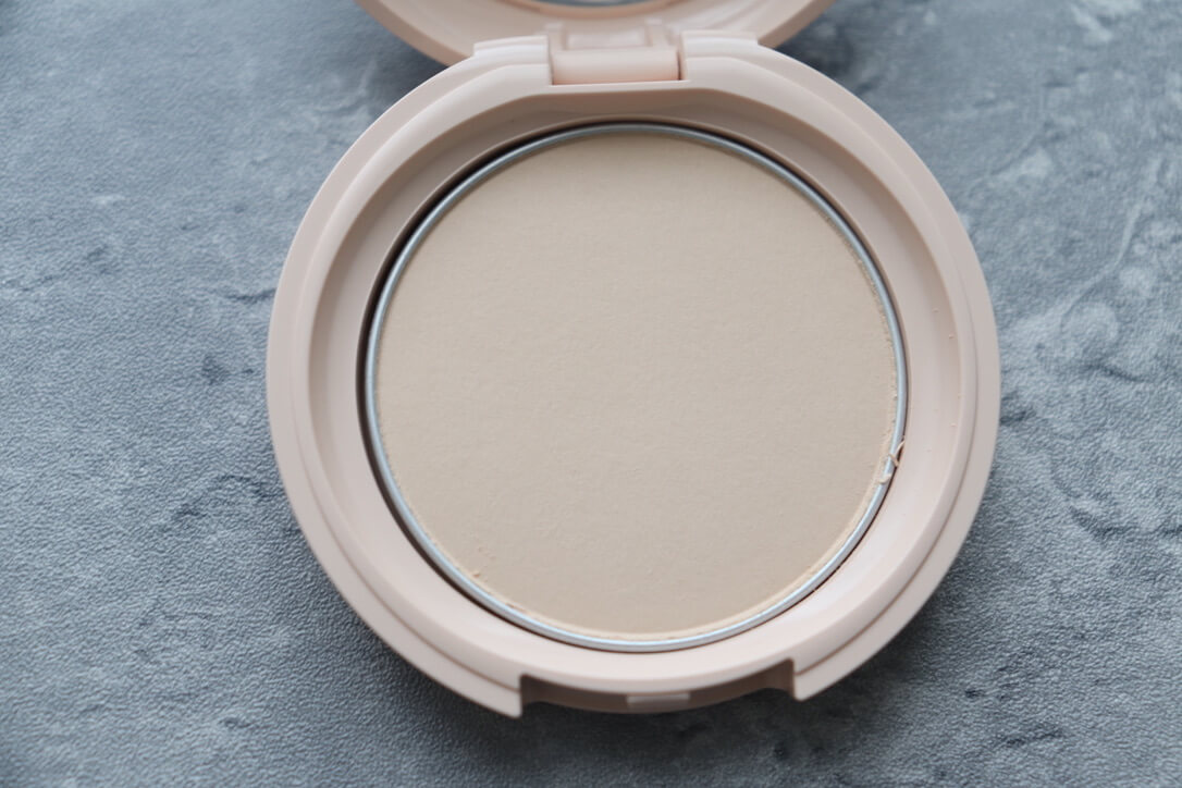 小田切ヒロさんおすすめ！エテュセ スキンケアパウダー （プレスト） シアーベージュ 使用レビュー！色付きパウダーの口コミ・効果・評判・感想・特徴など