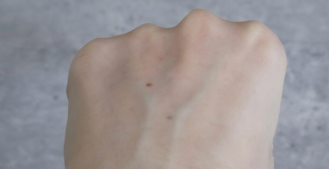 「on:myskin（face用）」を使用した感想①｜さらっとしたテクチャーで伸ばしやすい！少しチクチク＆ハーブの香りが攻めの美容な感じ