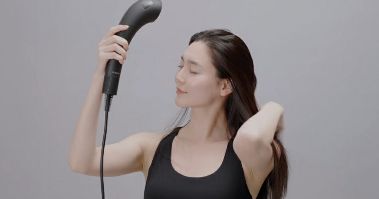 Brighte シャワードライヤー 基本の使い方のコツ｜まず最初に強温風で根元を乾かす