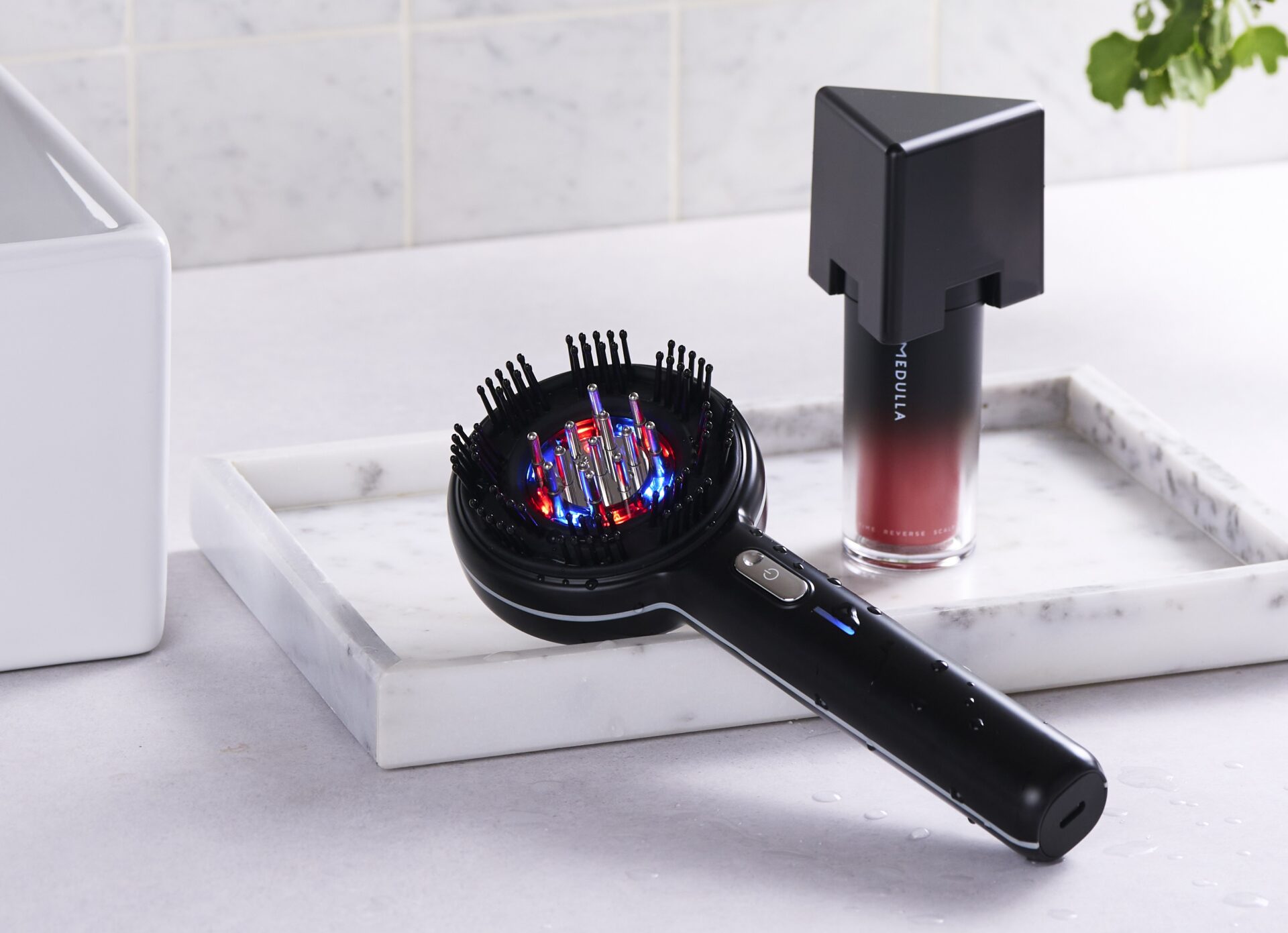 MEDULLA スカルプエアショットを使う前の準備|肌を濡らすための水などを用意しておく