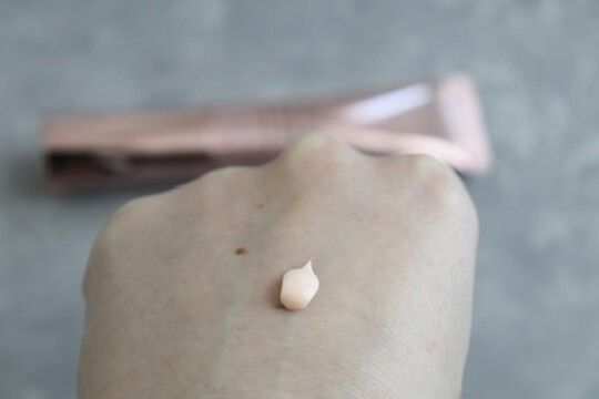 友利新さんおすすめ|ワンバイコーセー ザ リンクレス W 使用レビュー&口コミ!シワ改善美容液の効果・評判・感想・特徴など