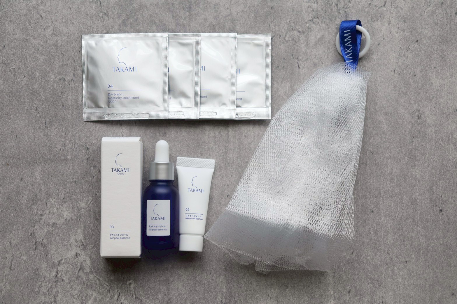 今なら「タカミスキンピール」に加えて化粧水・洗顔を試せる数量限定の特別セットがおすすめ!