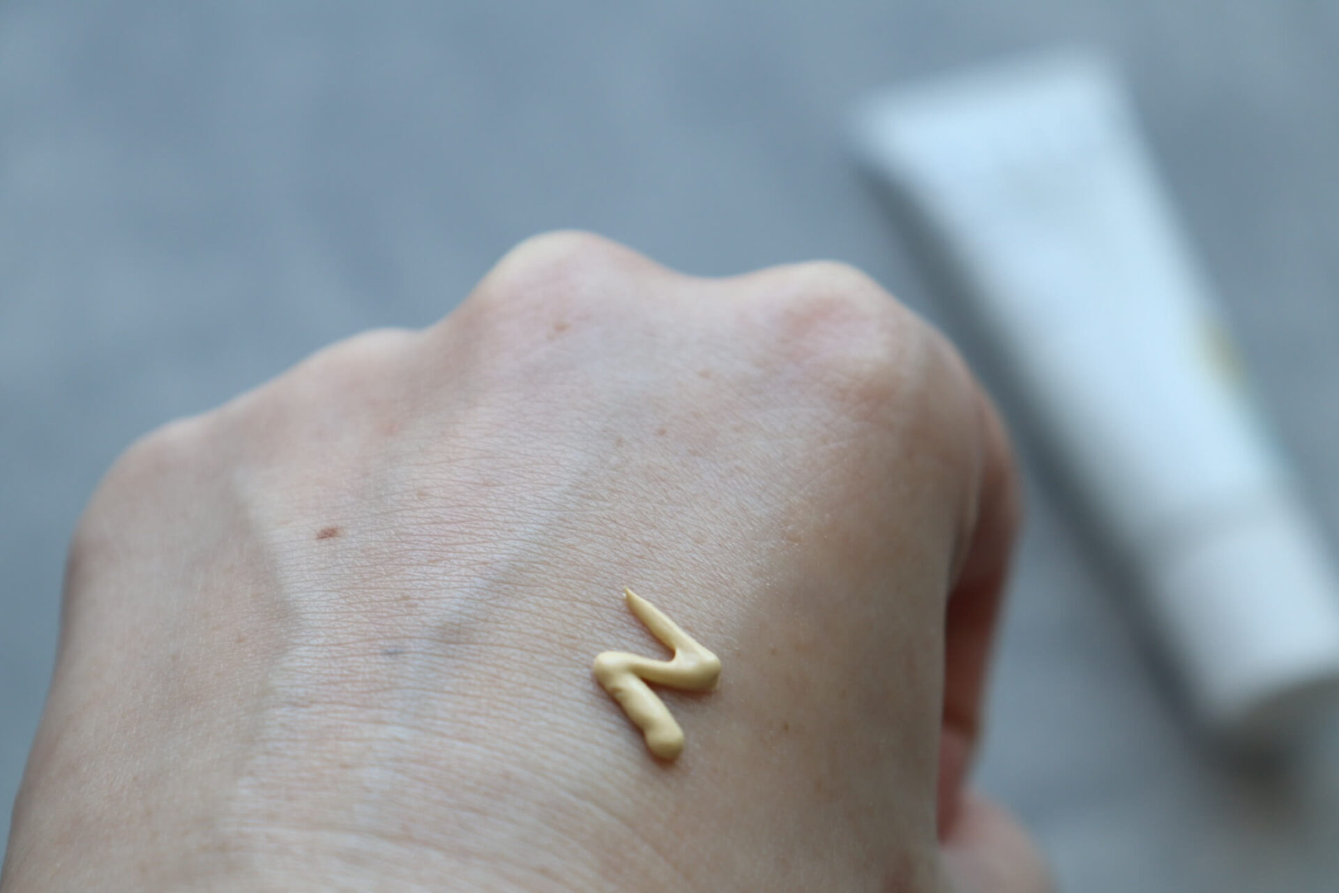 アリィー クロノビューティ フラットスムースフィルターUV 使用レビュー!口コミ・効果・評判・感想・特徴など