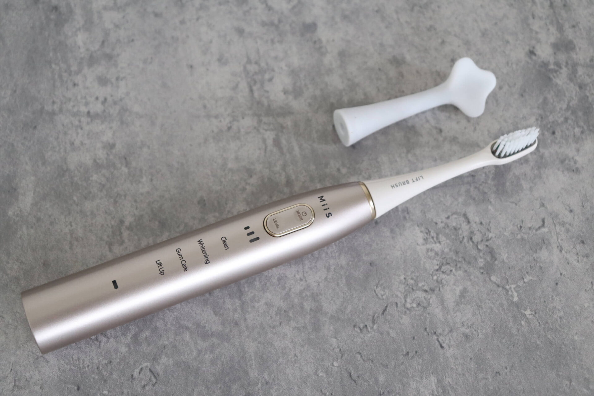 MiiS LIFT BRUSH 電動歯ブラシ 使用レビュー&口コミ|リフトアップの効果や評判・感想・使い方・特徴など