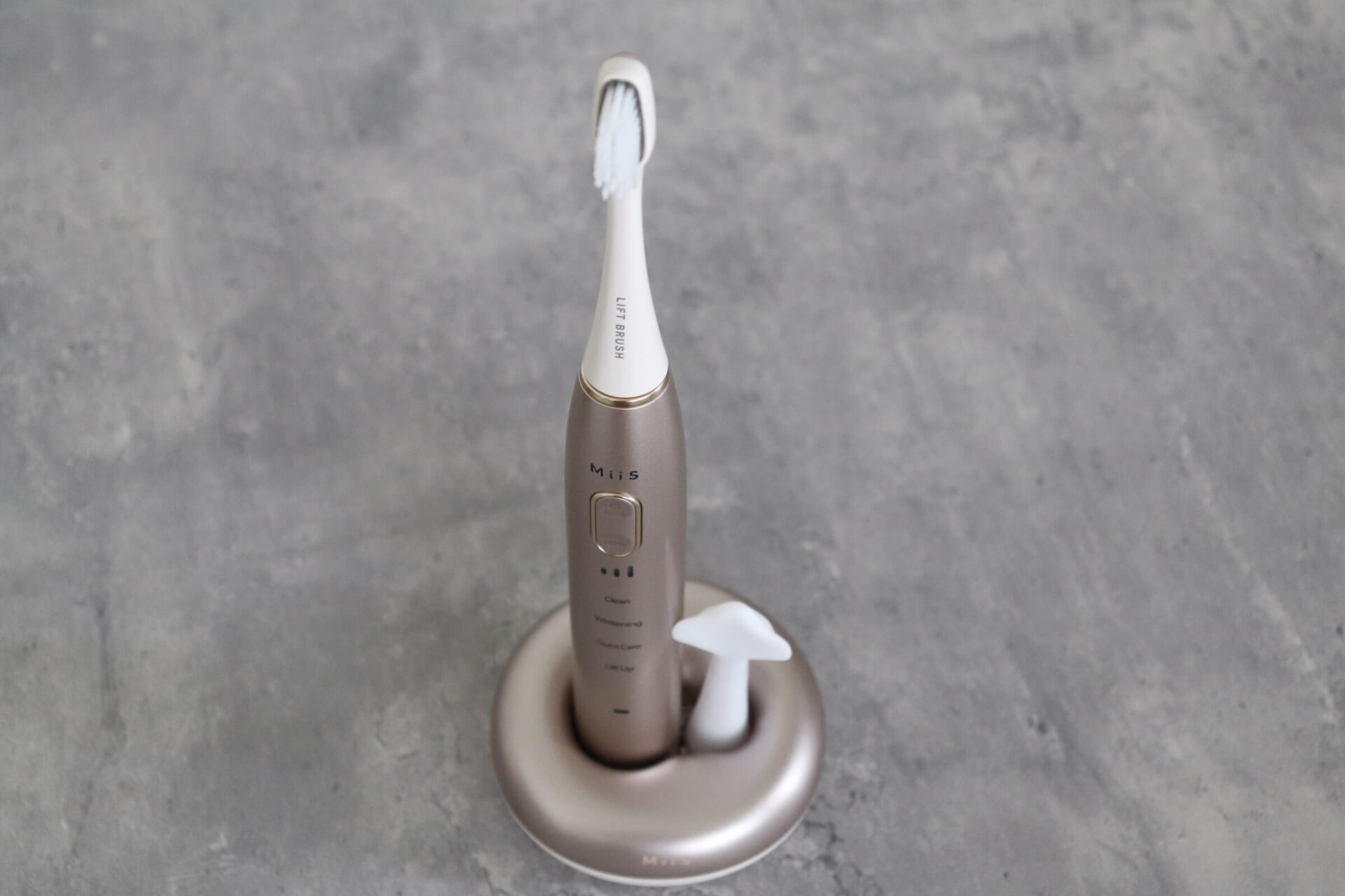 MiiS LIFT BRUSH 電動歯ブラシ 使用レビュー&口コミ|リフトアップの効果や評判・感想・使い方・特徴など