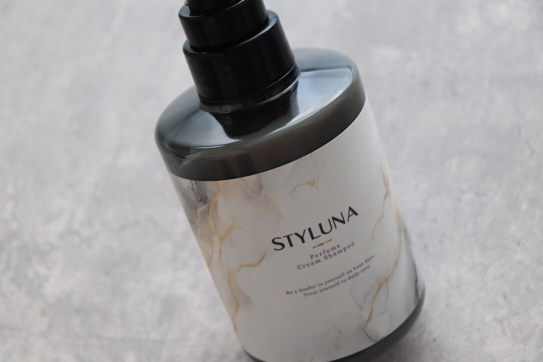 【定期初回限定1,480円】STYLUNA パフュームクレイクリームシャンプー 使用レビュー!口コミ・効果・評判・感想・特徴など