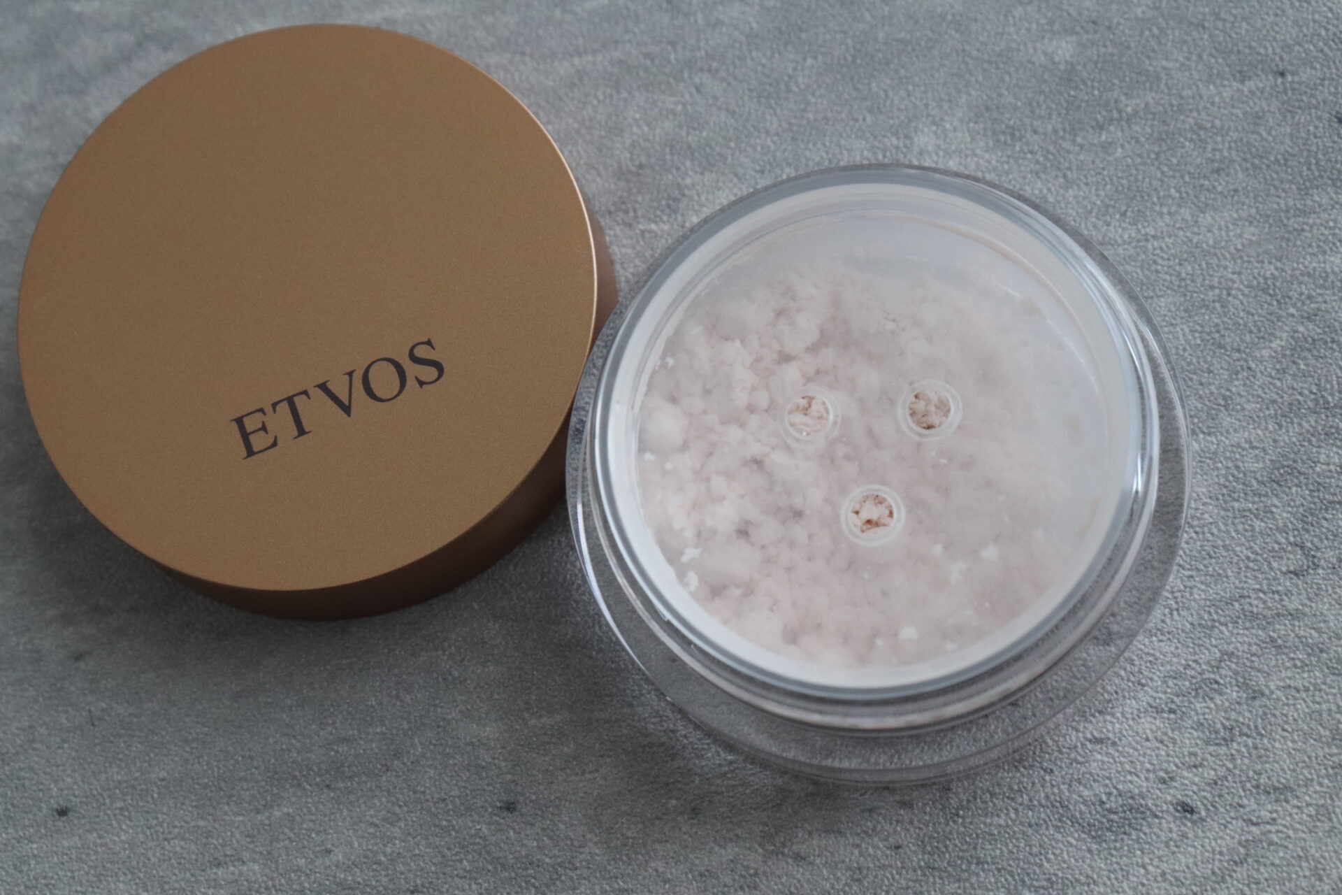 ETVOS パーフェクトキット 使用レビュー|ミネラルリフレクティングスキンパウダー